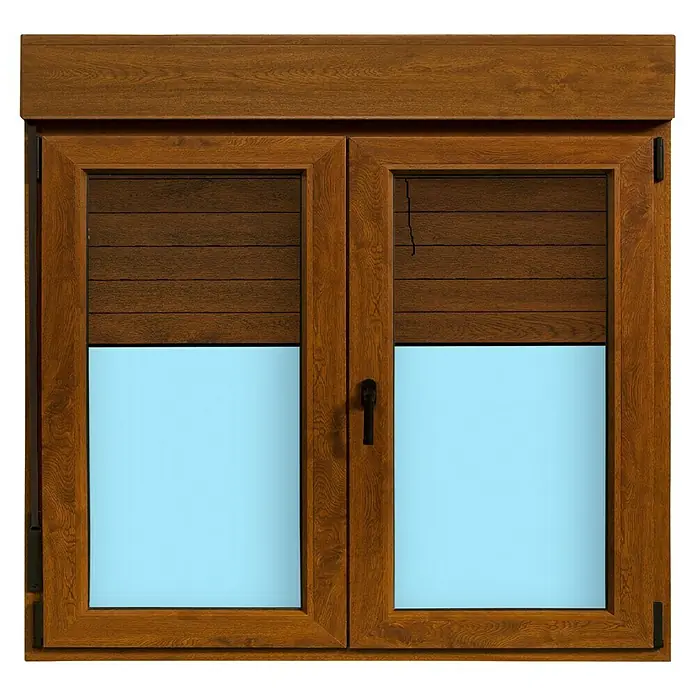 Ventana de PVC practicable-oscilobatiente - 140 x 138 cm, Derecha, Marrón, Con persiana de aluminio - Una ventana con marco de madera y persianas parcialmente cerradas, con vidrio azulado para luz natural y diseño clásico.