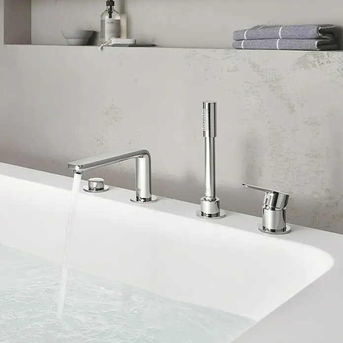 Grohe Lineare Badewannenrandarmatur - Chrom, Glänzend - Elegante Badewannenarmatur mit glänzendem Chromfinish, die ein modernes Badezimmerdesign unterstreicht und für Komfort sorgt.