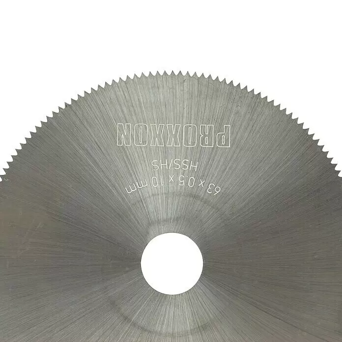 Proxxon Hoja separadora N.º 28900 - Acero HS, 65 mm, Específico para: Lijadora triangular Proxxon Micromot OZI 220/E - Hoja de sierra HSS Proxxon, 63x0.5x10mm, gris plateado, con dientes finos para cortes precisos.