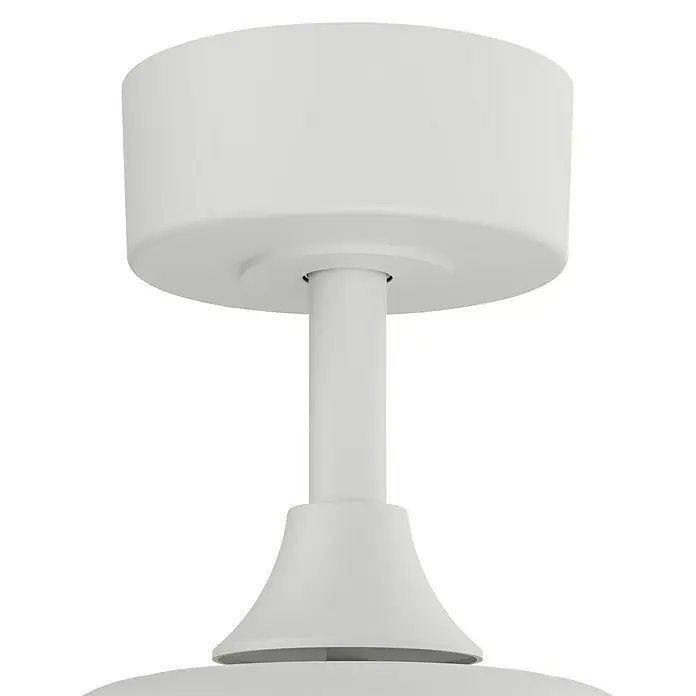 Arte confort Ventilador de techo Haze M - Blanco, 107 cm, 29,8 W, Blanco cálido - Primer plano de una lámpara de techo blanca que muestra su diseño elegante y su elegancia contemporánea.
