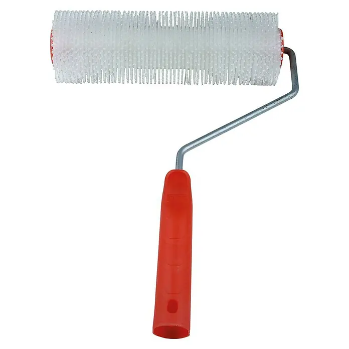 Heka Rodillo aireador con púas - Ancho: 24 cm - Imagen de un rodillo de púas con mango rojo y estructura de acero, utilizado para purgar revestimientos de resina.
