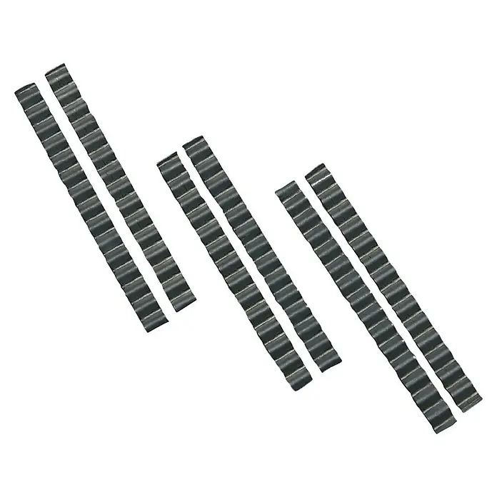 Heka Abrazadera para solados - 120 mm, 20 ud. - Esta foto muestra un grupo de bandas de montaje de acero de vano medio, ideales para la instalación de cables.