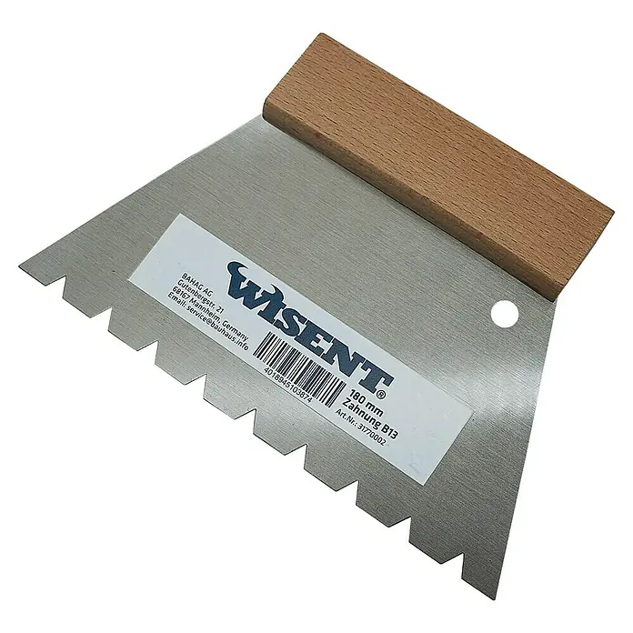 Wisent Klebespachtel - Typ Zahnung: B13, 180 mm - Gezahnte Wisent-Kelle mit Holzgriff und Etikett, ideal für gleichmäßiges Auftragen von Klebstoffen und Mörtel.