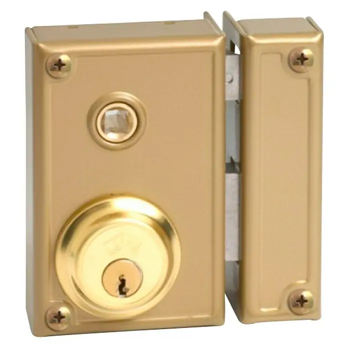 JiS Cerradura con cerrojo 35-7 - Tipo de bloqueo: Cerradura de bombín, DIN-Izquierda, Puerta exterior - Primer plano de una cerradura de sobreponer dorada con tornillos en las esquinas y un orificio para la llave en el cilindro.