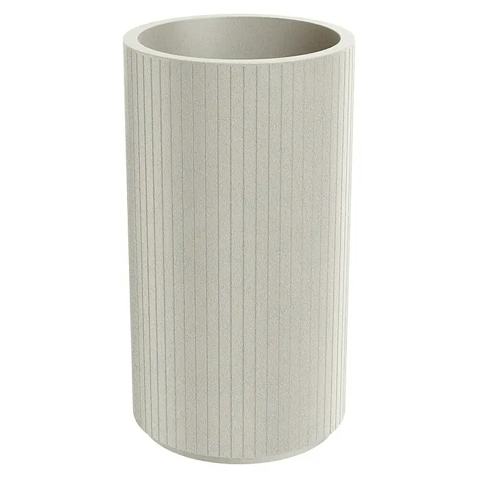 ETHICK Pflanzsäule rund Coro - Außenmaß (Ø x H): 40 x 70 cm, Kunststoff, Sand, Integrierter Pflanztopf - Ein zylinderförmiger, gerippter Pflanztopf in neutralem Grau. Die vertikalen Rillen verleihen dem Pflanzgefäß Textur und ein modernes Aussehen.
