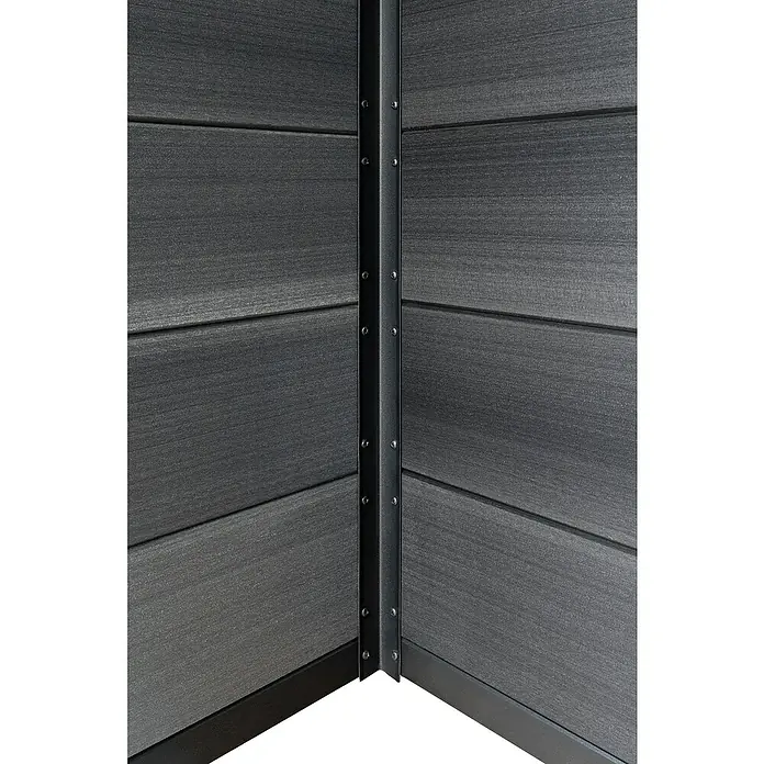 Gerätehaus Mixon Composite - Außenmaß inkl. Dachüberstand (B x T): 217 x 217 cm, Verbundwerkstoff, Teak Walnuss - Nahaufnahme einer grauen Eckverkleidung mit einem schwarzen Eckprofil, befestigt mit Schrauben, die ein sauberes, modernes Design zeigt.