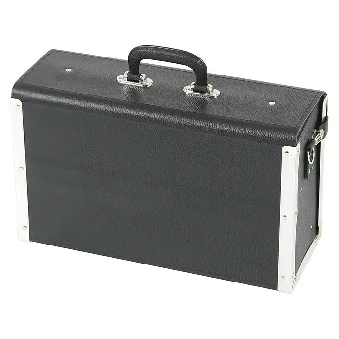 Hepco & Becker Werkzeugtasche Favorit 7163 - Innenmaß: B x T x H: 420 x 150 x 250 mm, Leder, Farbe: Schwarz - Abgebildete schwarze Instrumentenkassette mit silbernen Beschlägen und Griff. Die Kiste eignet sich ideal zum Aufbewahren von Musikinstrumenten.