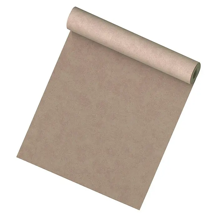 A.S. Création Vliestapete Innova - Cappuccino, Uni, 10,05 x 0,53 m - Blick auf eine Rolle braunes Packpapier, teilweise abgerollt und bereit zum Verpacken von Geschenken oder für Bastelprojekte.