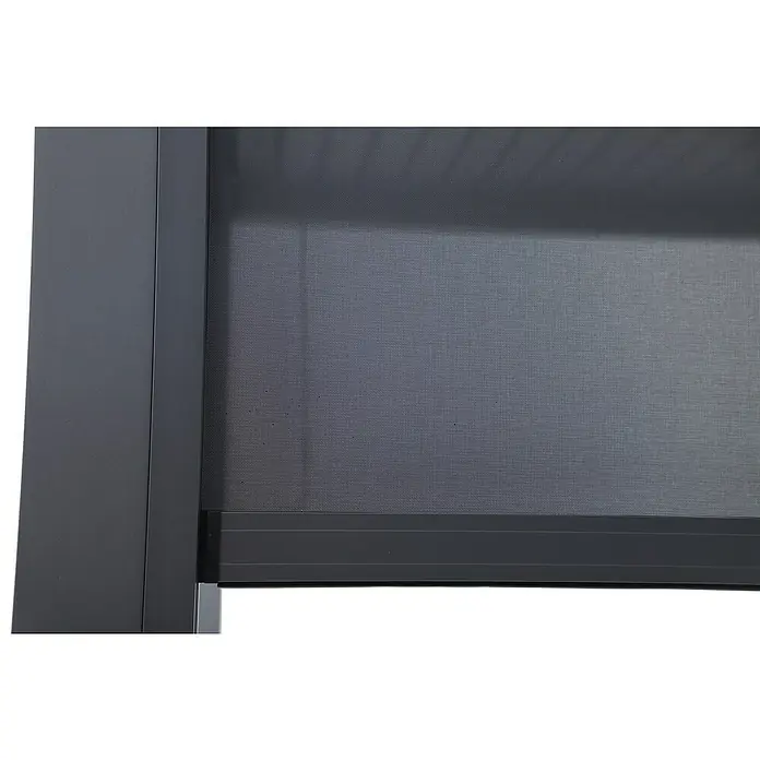 Sunfun Milos Panel lateral - An x Al: 368 x 217 cm, Antracita, Para pérgola con laterales Milos, Profundidad: 8,5 cm - Primer plano de una mosquitera enrollable gris en una ventana, diseñada para evitar la entrada de insectos y mantener las vistas despejadas.