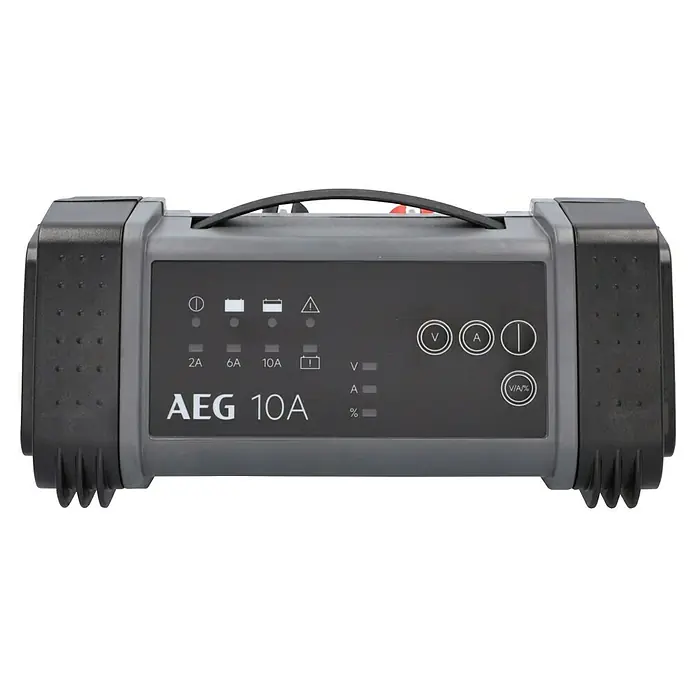 AEG Automatik-Ladegerät LT10 Microprozessor - Geeignet für: AGM-/Gel-/Blei-Säure-Batterien 12/24 V, 230 V - Nahaufnahme eines AEG 10A Batterieladegeräts mit Anzeigeleuchten und Tasten zur Steuerung von Spannung und Stromstärke.