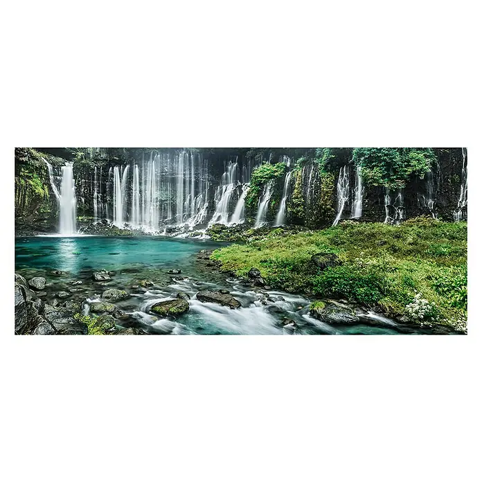 Glasbild See - Wasserfall, B x H: 125 x 50 cm - Das Bild zeigt einen wunderschönen Wasserfall mit klarem, blauem Wasser und üppigem Grün, der eine friedliche und ruhige Atmosphäre schafft.