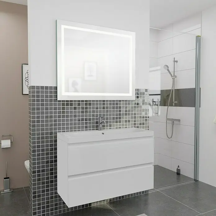 Camargue Espacio Badmöbel-Set i32 - 100 cm, Gama weiß matt - Badezimmer mit einem weißen Waschtischunterschrank und einem beleuchteten Spiegel, die eine moderne und stilvolle Atmosphäre schaffen.