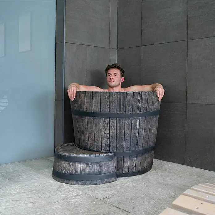 Roto Eistonne Konisch - Ø x H: 900 x 750 cm, Braun, 300 l - Entspannen Sie im luxuriösen Eichenfass-Badezuber. Der Bottich sorgt mit dem passenden Podest für ein einzigartiges Badeerlebnis.