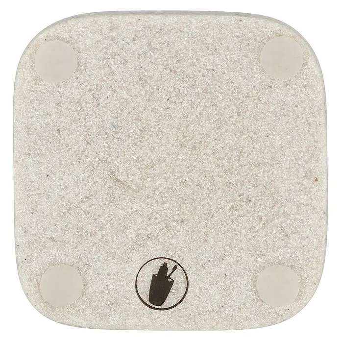Venus Nara Zahnputzbecher - Polyresin, Beige - Bild eines quadratischen Untersetzers mit abgerundeten Ecken und einem Nagellack-Logo unten.