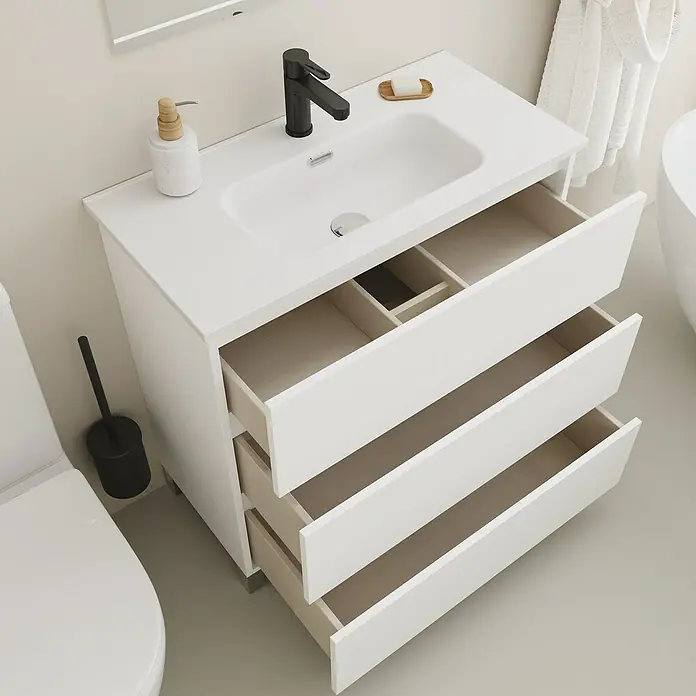 Conjunto de mueble de baño Inter F39 - Ancho: 80 cm, Blanco, 3 pzs. - Un mueble de baño blanco con cajones abiertos bajo un lavabo con grifo y dispensador de jabón.