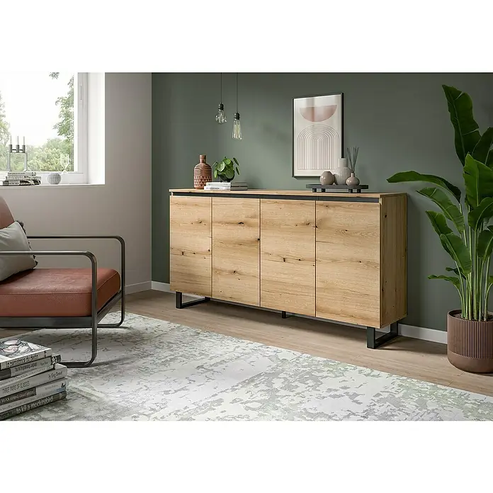 xonox.home Tomasa Sideboard - L x B x H: 36 x 160 x 84 cm, Evoke Eiche, Anzahl Türen: 4 Stk. - Ein geräumiges Sideboard aus hellem Holz mit vier Türen und einem eleganten schwarzen Gestell. Perfekt für stilvolle Aufbewahrungslösungen.