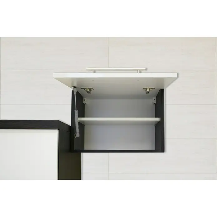 Respekta Premium Küchenzeile RP250ESCBO - Breite: 250 cm, Schwarz, Mit Elektrogeräten - Ein offener Küchenschrank mit einem weißen Regal und einer grauen Wand dahinter. Der Schrank ist schwarz umrandet und hat einen silbernen Griff.