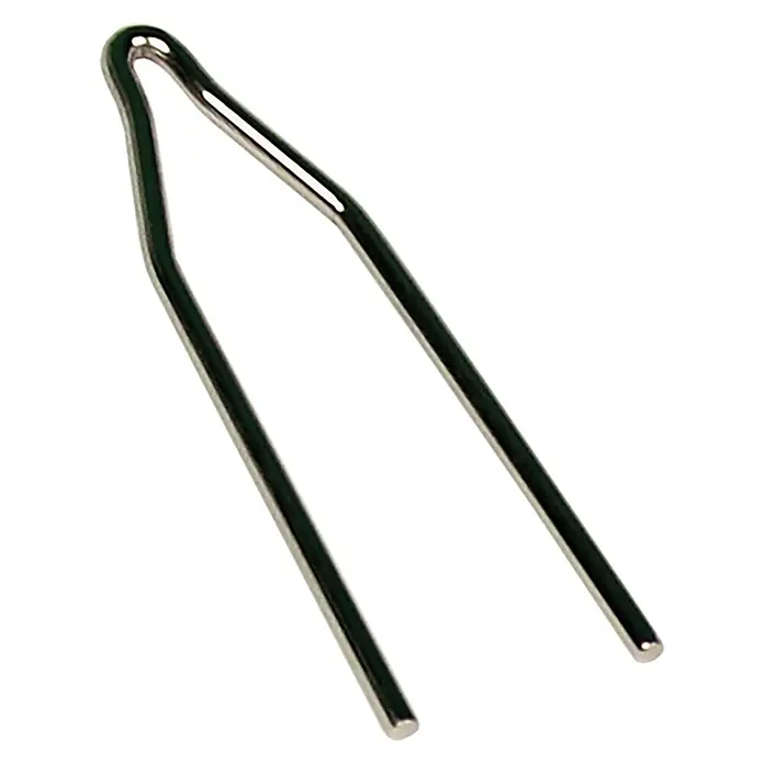 CFH Ersatzlötspitzen LS 213 - Passend für: CFH Elektrolötpistole EP 211 - Nahaufnahme einer Metall-Haarnadel mit U-Form. Ein simples Haaraccessoire für verschiedene Frisuren.