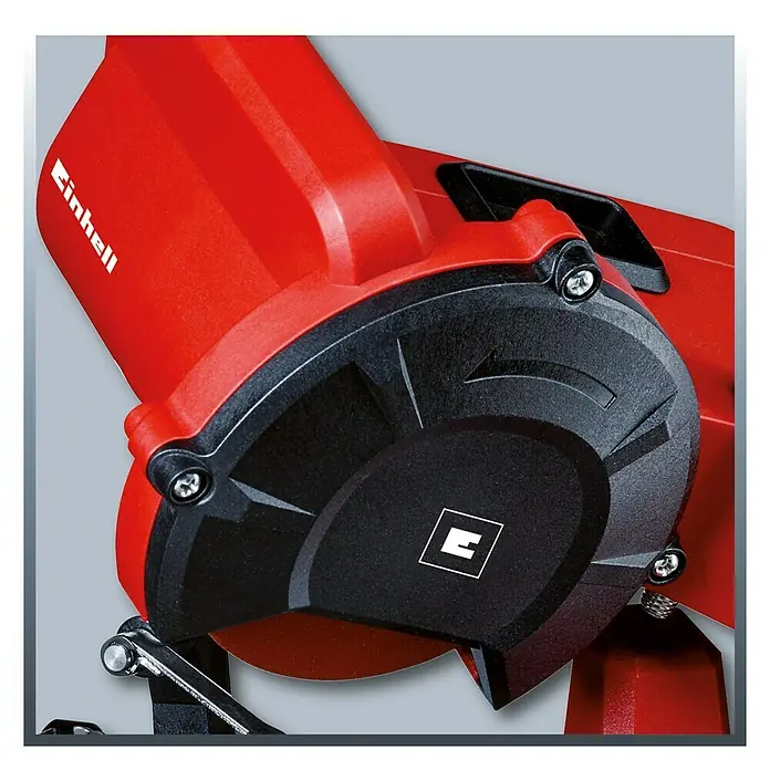 Einhell Power X-Change 18V Akku-Sägekettenschärfgerät GE-CS 18 Li-Solo - Mit LED-Beleuchtung, Schleifwinkeleinstellung, inklusive Schleifscheibe - Nahaufnahme einer roten Einhell Säge, die die Marke und Details der Konstruktion hervorhebt.
