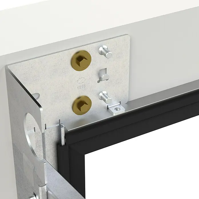 Solid Elements Garagentor Solid Pro - B x H: 2.500 x 2.125 mm, Verkehrsweiß, Glatt - Nahaufnahme eines Türschließers mit Metallplatten und Schrauben, der an einer Tür angebracht ist.