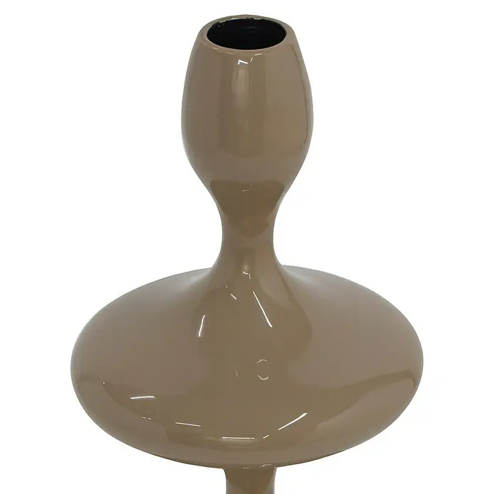 Kerzenhalter Laureen - Ø x H: 11 x 28 cm, Beige, Metall - Elegante beigefarbene Vase mit einzigartiger Form. Die glänzende Oberfläche reflektiert das Licht und zieht die Blicke auf sich.