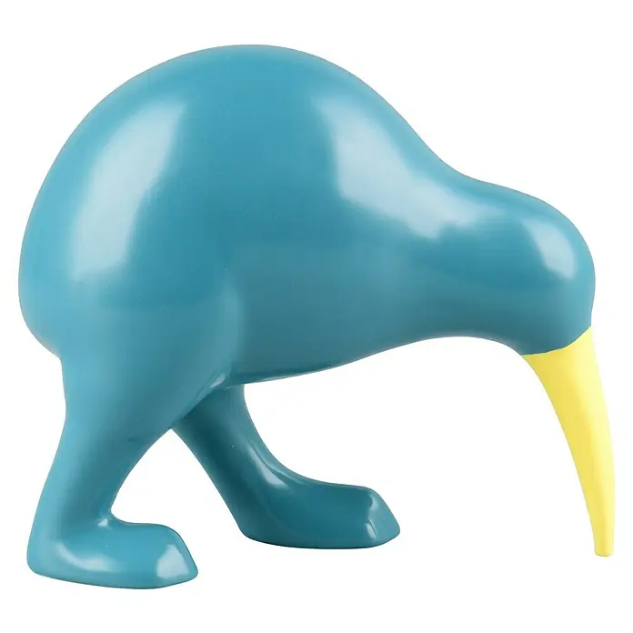 Dekofigur Kibble - L x B x H: 18,5 x 8,5 x 16 cm, Blau, Keramik - Abbildung einer blauen Kiwi-Figur mit gelbem Schnabel, die auf einem schwarzen Hintergrund steht.