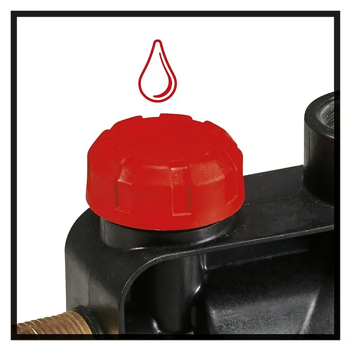 Einhell Gartenpumpe GC-GP 6040 ECO - Leistung: 600 W, Max. Fördermenge: 4.000 l/h - Nahaufnahme eines schwarzen Geräts mit rotem Knopf und Öltropfen-Symbol.