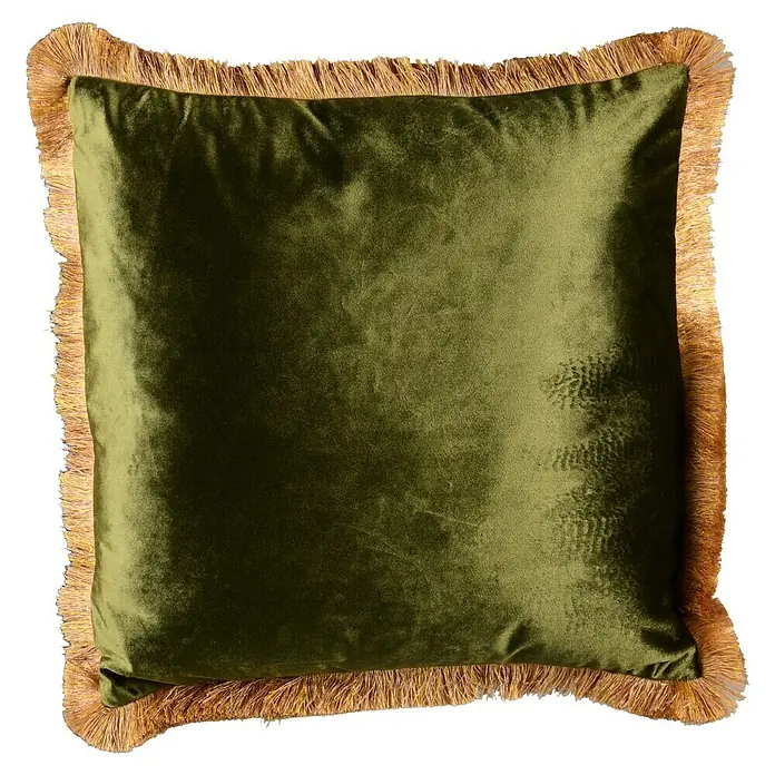 Kissen Elona - Grün, 45 x 45 cm, 100 % Polyester - Ein olivgrünes Samtkissen mit Fransenverzierung. Das dekorative Kissen ist ein Blickfang für jedes Sofa oder Bett.