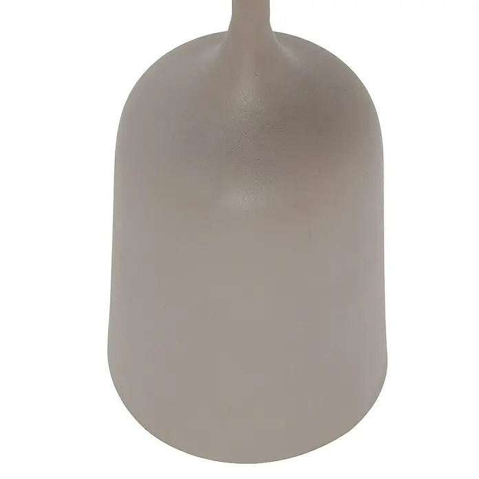 Beistelltisch Altan - Ø x H: 40 x 53 cm, Taupe - Nahaufnahme einer grauen Kerze mit einem sanften, matten Finish, ideal für eine stimmungsvolle Beleuchtung.