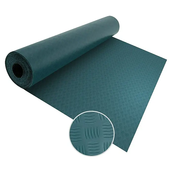 Floordirekt Läufer Diamond Cut - 120 x 400 cm, Türkis - Eine Rolle dunkelgrüner Gummimatte mit Tränenblechmuster und eine vergrößerte Detailansicht der Oberfläche.