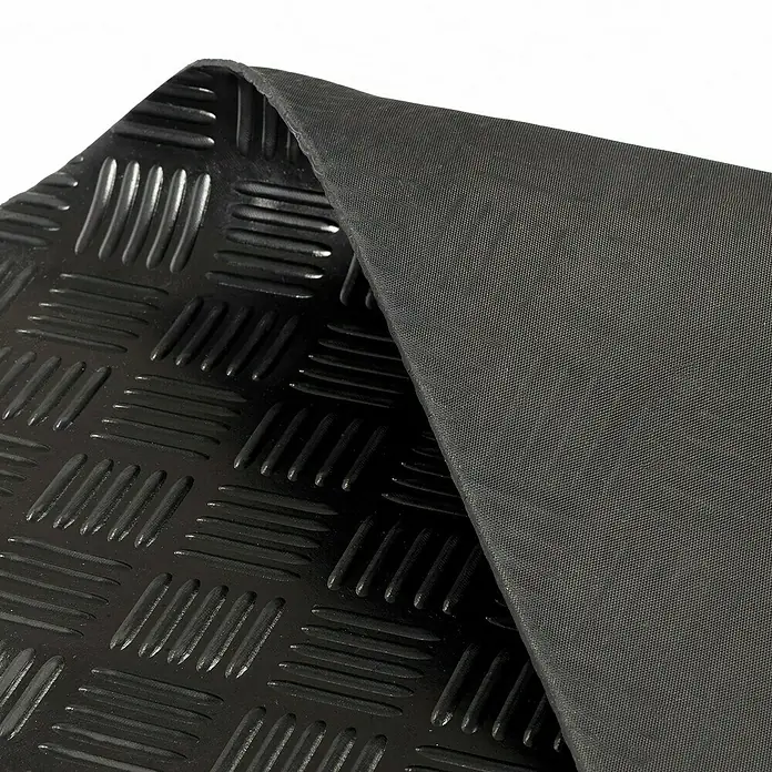 Floordirekt Läufer Karo - 150 x 500 cm, Schwarz - Schwarze Bodenmatte mit geriffelter Oberfläche und rutschfester Rückseite. Ideal für Werkstätten und Garagen mit einer Größe von 110-130 Zeichen.