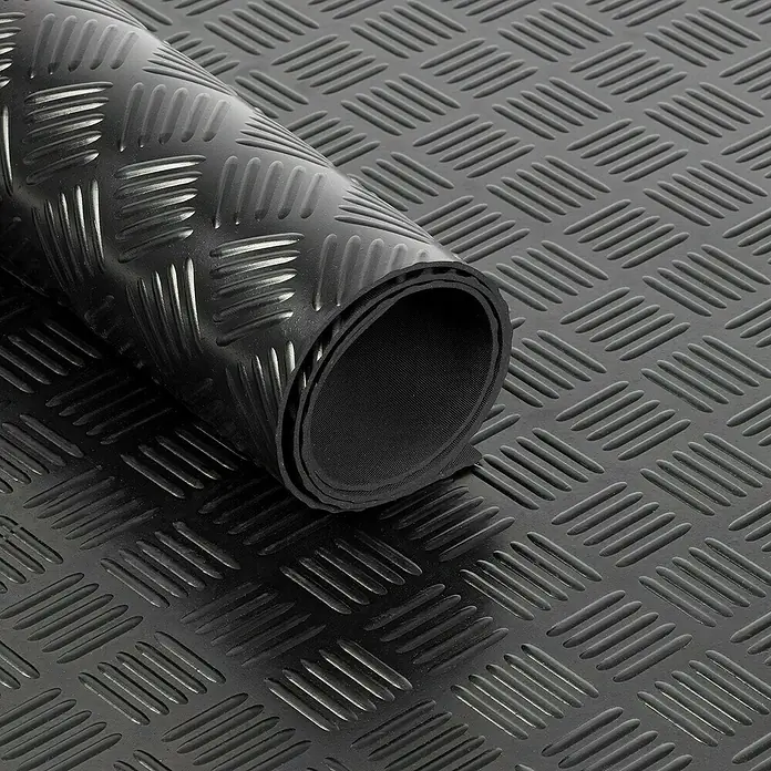 Floordirekt Läufer Karo - 150 x 500 cm, Schwarz - Gerollte, schwarze Gummimatte mit Riffelblechmuster für Bodenbeläge und Antirutsch-Anwendungen.