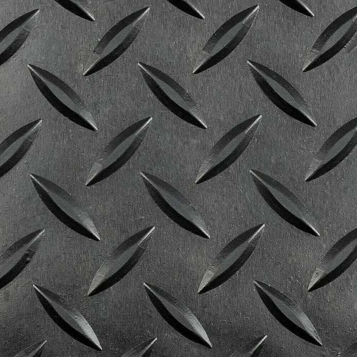 Floordirekt Läufer Tränenblech - 100 x 100 cm, Schwarz - Robustes Schwarz-Weiß-Bild einer strukturierten Metalloberfläche mit einem erhabenen Rautenmuster für hohe Rutschfestigkeit und industrielle Anwendungen.