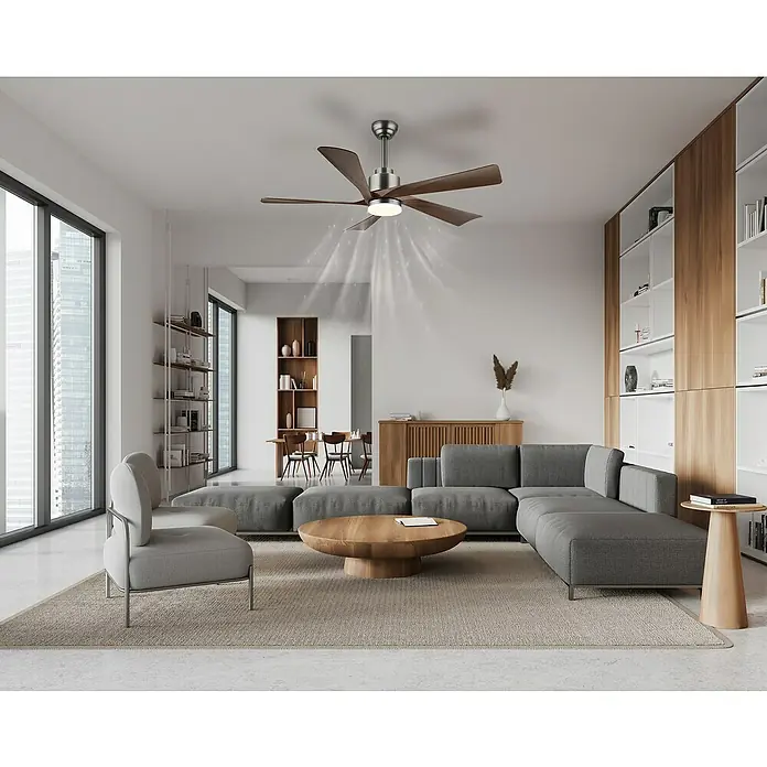 Globo Deckenventilator Modesto - 132 cm, 20 W - Deckenventilator mit Holzflügeln und integrierter Beleuchtung in einem modernen Wohnzimmer. Sorgt für angenehme Luftzirkulation.