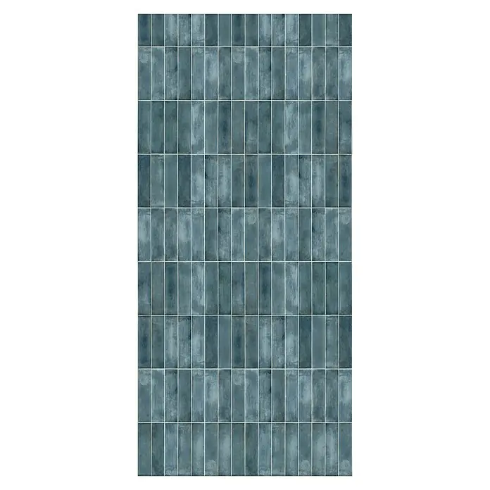 Bariperfil Panel de pared Corewall Merlin - 258 x 102,3 cm, Azul - Azulejos rectangulares de pared azul-grisáceos con lechada clara, creando un diseño moderno y elegante para baños o cocinas.