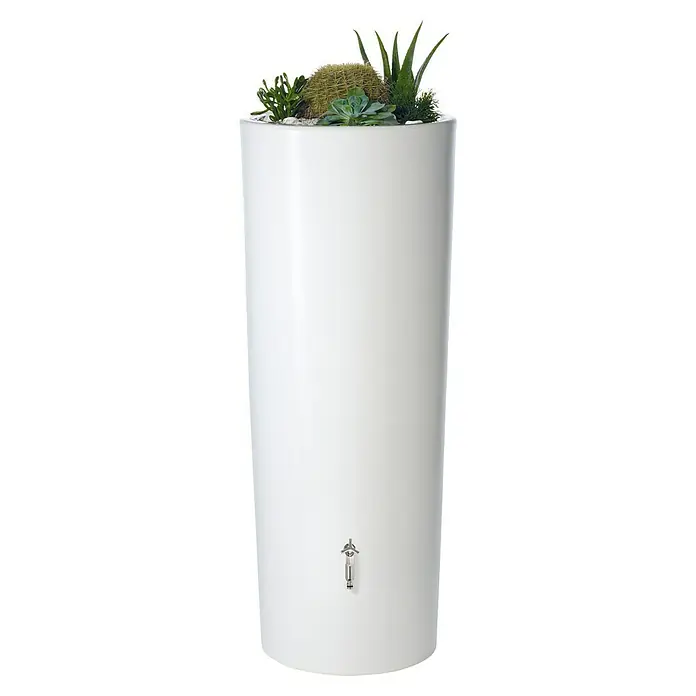 Garantia Modern Line Regenspeicher Color 2 in 1 - 350 l, Coco - Ein hochformatiges Bild eines weißen, zylindrischen Wasserbehälters mit verschiedenen Kakteen und Sukkulenten auf der Oberseite. Der Behälter verfügt über einen silbernen Wasserhahn.