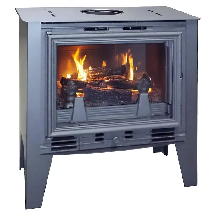 Invicta Estufa de leña Siena - 8 kW, Volumen de calefacción: 240 m³, sin ventilador, Antracita - Una imagen detallada de una estufa de leña, que combina una calidez acogedora y el parpadeo de las llamas en un diseño elegante.