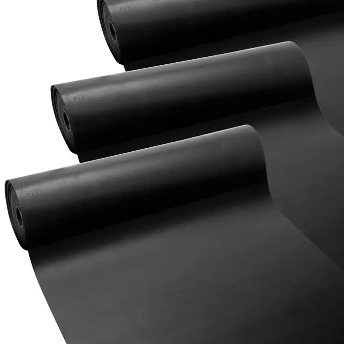 Floordirekt Schutzmatte - 800 x 120 x 0,5 cm, Schwarz - Rollen aus schwarzem Dachbahnmaterial. Ideal für Abdichtungs- und Bauprojekte, bietet robusten Schutz und hohe Flexibilität.