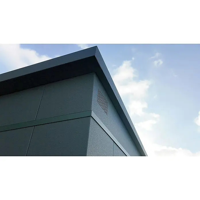 Weka Metallgerätehaus Gary 6 - Außenmaß inkl. Dachüberstand (B x T): 242,4 x 248,2 cm, Aluminium - Nahaufnahme eines modernen, grauen Gebäudes mit klarer Linienführung und einem Lüftungsgitter, vor einem Himmel mit leichten Wolken.