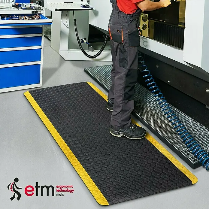 Floordirekt Bodenschutzmatte Heavy-Duty TireTuff - 60 x 90 cm, Gelb/Schwarz - Ergonomische, gelb umrandete, schwarze Arbeitsplatzmatte für Steharbeitsplätze.