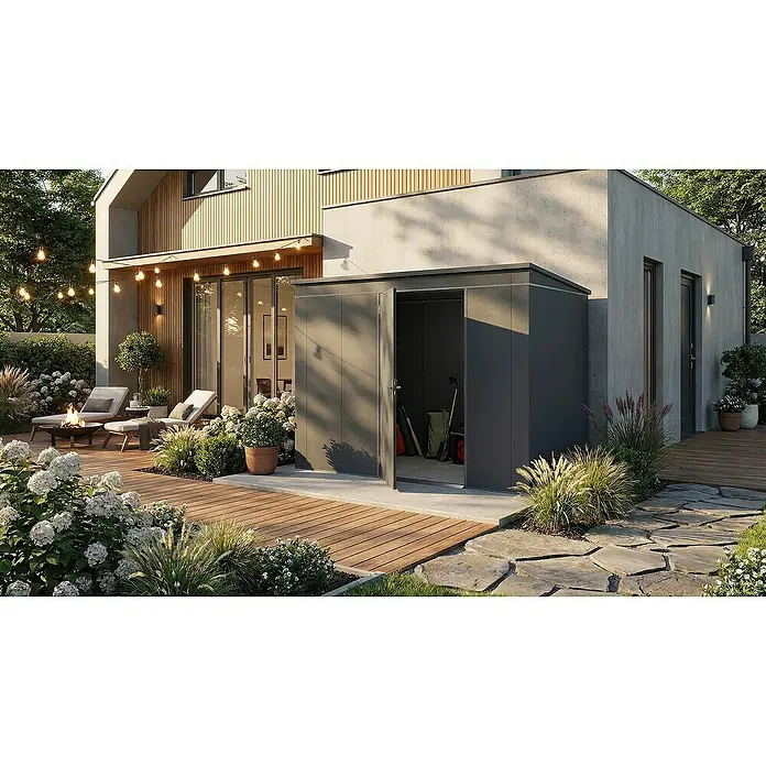 Weka Metallgerätehaus Gary 8 - Außenmaß inkl. Dachüberstand (B x T): 292 x 198 cm, Aluminium, Anthrazit RAL 7016 - Moderne Gartenhaus-Szene mit geöffneten Türen, die Werkzeuge zeigen, umgeben von üppigem Grün und elegantem Außendesign.