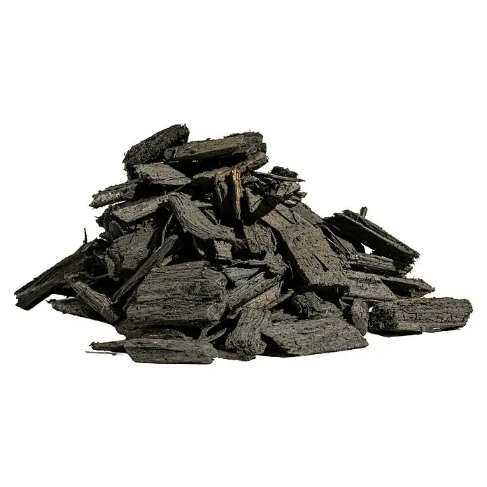 Gardol Dekormulch - 50 l, Schiefergrau - Ein Haufen Holzkohle, ideal zum Grillen im Garten. Die Holzkohle ist dunkel und stückig und bietet optimale Hitze zum Grillen.
