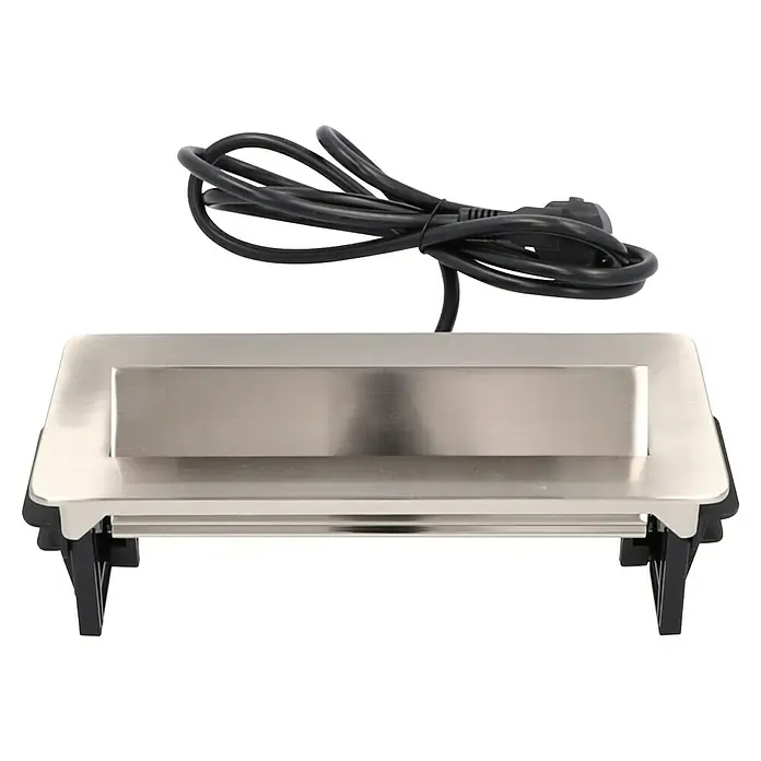 UniTEC Tischsteckdose USB-A, USB-C - Versenkbar, Silber, 40 x 13 x 12,3 cm - Das Bild zeigt einen Speisenwärmer aus Edelstahl mit einem schwarzen Stromkabel. Das Gerät steht auf einem Tisch vor einem schwarzen Hintergrund.