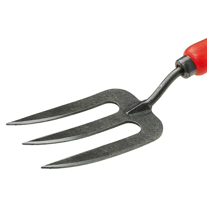 Felco Handgabel 431 - 33 cm - Nahaufnahme einer dreizinkigen Gartenkralle mit rotem Griff vor schwarzem Hintergrund. Ideal für Gartenarbeiten.