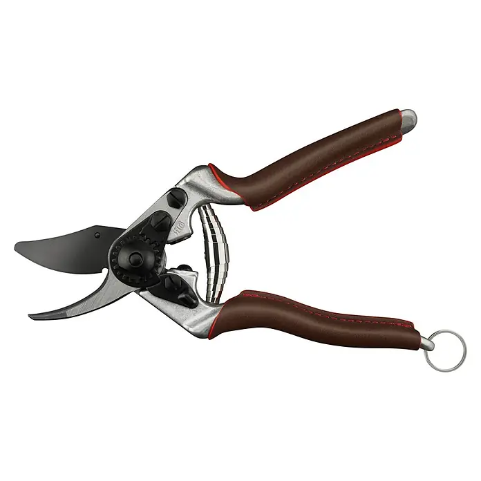 Felco Gartenschere 6 Elite - Bypass, Max. Aststärke: 20 mm - Nahaufnahme einer Gartenschere mit braunen Griffen und silbernen Klingen.