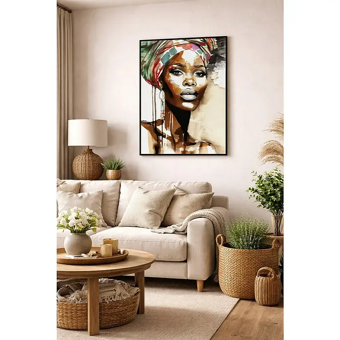 Lienzo Africana Art - Africana Art, An x Al: 50 x 70 cm - Una sala de estar elegante con un arte mural llamativo de una mujer con turbante, que agrega un toque único al espacio.
