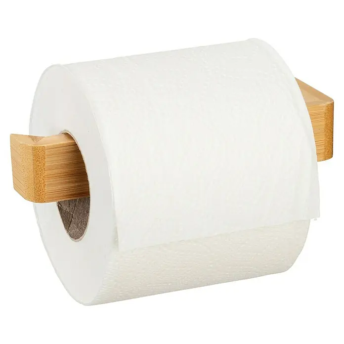 Wenko Toilettenpapierhalter - Natur - Eine Rolle Toilettenpapier hängt an einem hölzernen Toilettenpapierhalter, bereit für den Gebrauch im Badezimmer. Praktisch und natürlich.