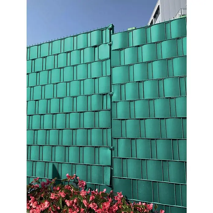RAY-C II Premium Sichtschutzfolie | Sichtschutzstreifen | Zaun | Sichtschutz | PVC-Zaunfolie | Doppelstabmatten | Gartenzaun für Garten und Balkon | Breite 19cm | Länge 26m | 193g/m2 | Grün - 