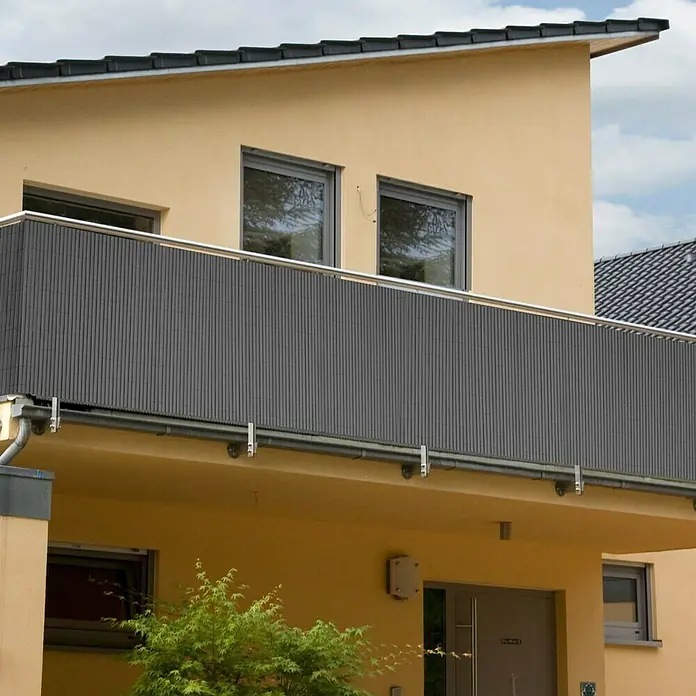 Gardol Comfort Sichtschutzmatte - Anthrazit, 300 x 90 cm - Die stilvolle Balkonverkleidung in Grau bietet Privatsphäre und Schutz vor Wind. Perfekt für eine gemütliche Atmosphäre im Freien.