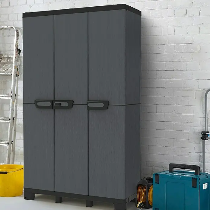 Terry Kunststoff-Mehrzweckschrank CAB 102A ARDESIA - H x B x T: 172 x 102 x 39 cm, Schwarz - Grauer Kunstsoff-Gartenschrank mit drei Türen und schwarzen Griffen, ideal zur Aufbewahrung im Außenbereich.